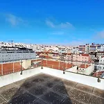Classy 3Bdr Property By Lovelystay