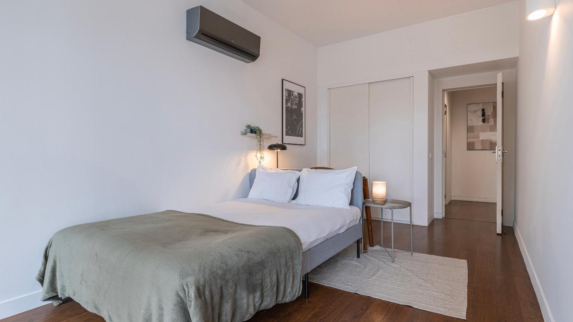 Classy 3bdr By Lovelystay *